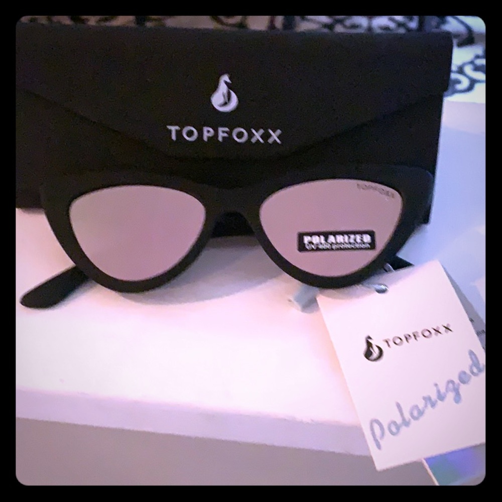Brand new, never worn polarized sunnies.Retail $50
